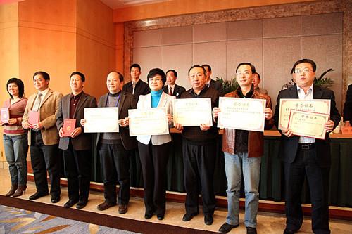 海利尔喜获双丰收